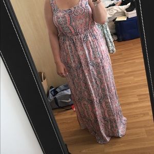 Beautiful maxi dress with crisscross back